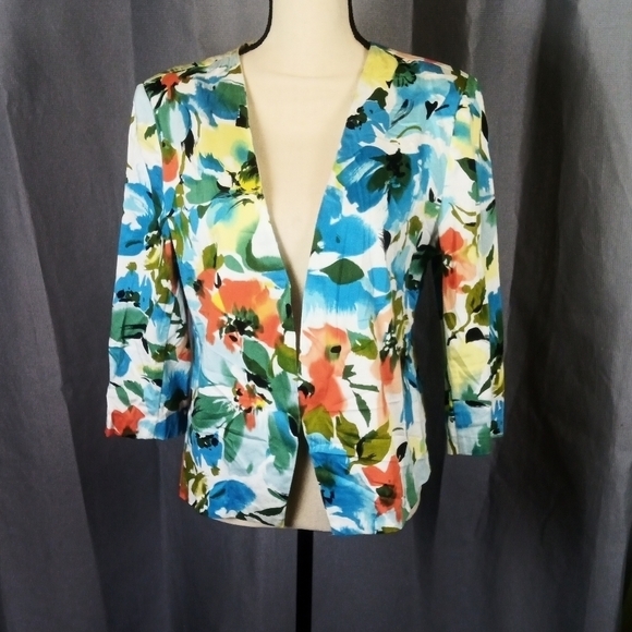 Kim Rogers Jackets & Blazers - Kim by Kim Rogers jacket, multi colored large floral pattern, size L